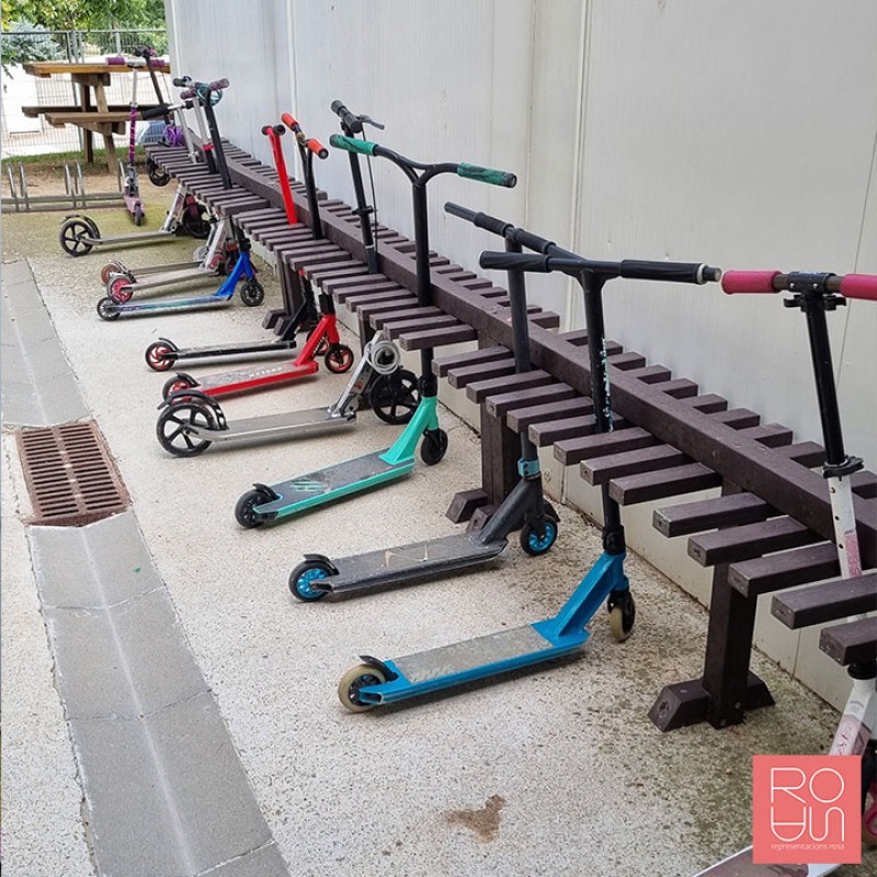 Aparca patinets per a Escoles | Plàstic 100% Reciclat Sostenible